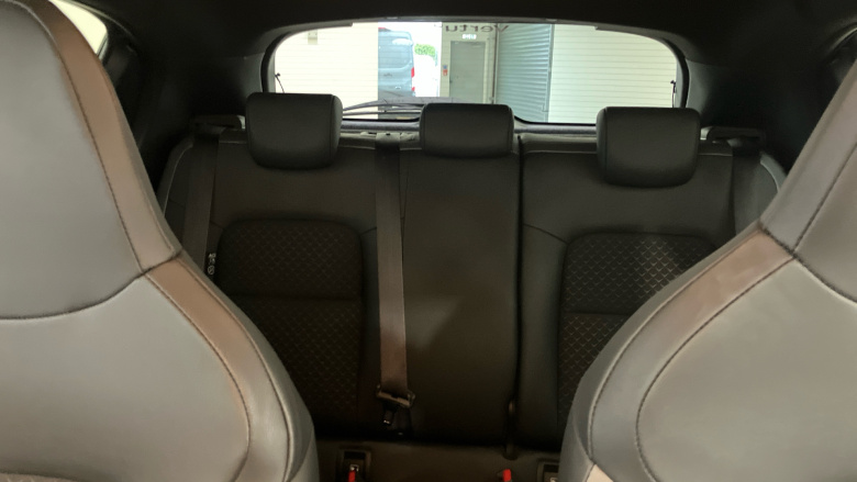 Nissan Juke 1.0 DiG-T 114 N-Connecta 5dr Petrol Hatchback